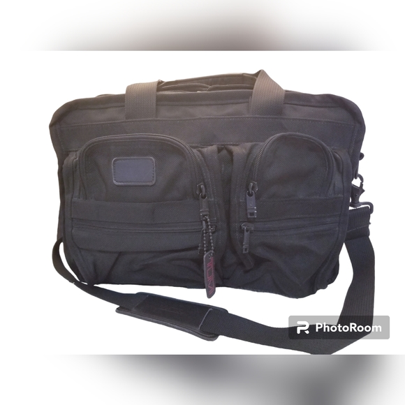 TUMI EXPANDABLE MESSENGER BRIEFCASE BLACK NYLON BAG WITH HANGTAGS - Picture 1 of 12